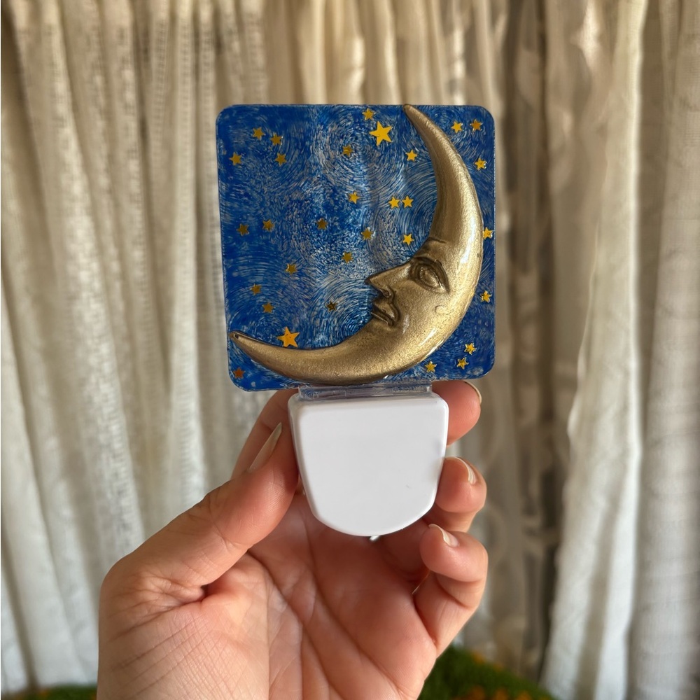Celestial Moon Night Light, Vintage 90s Inspired Decor, Whimsigoth, Decoration - Picture 3 of 9